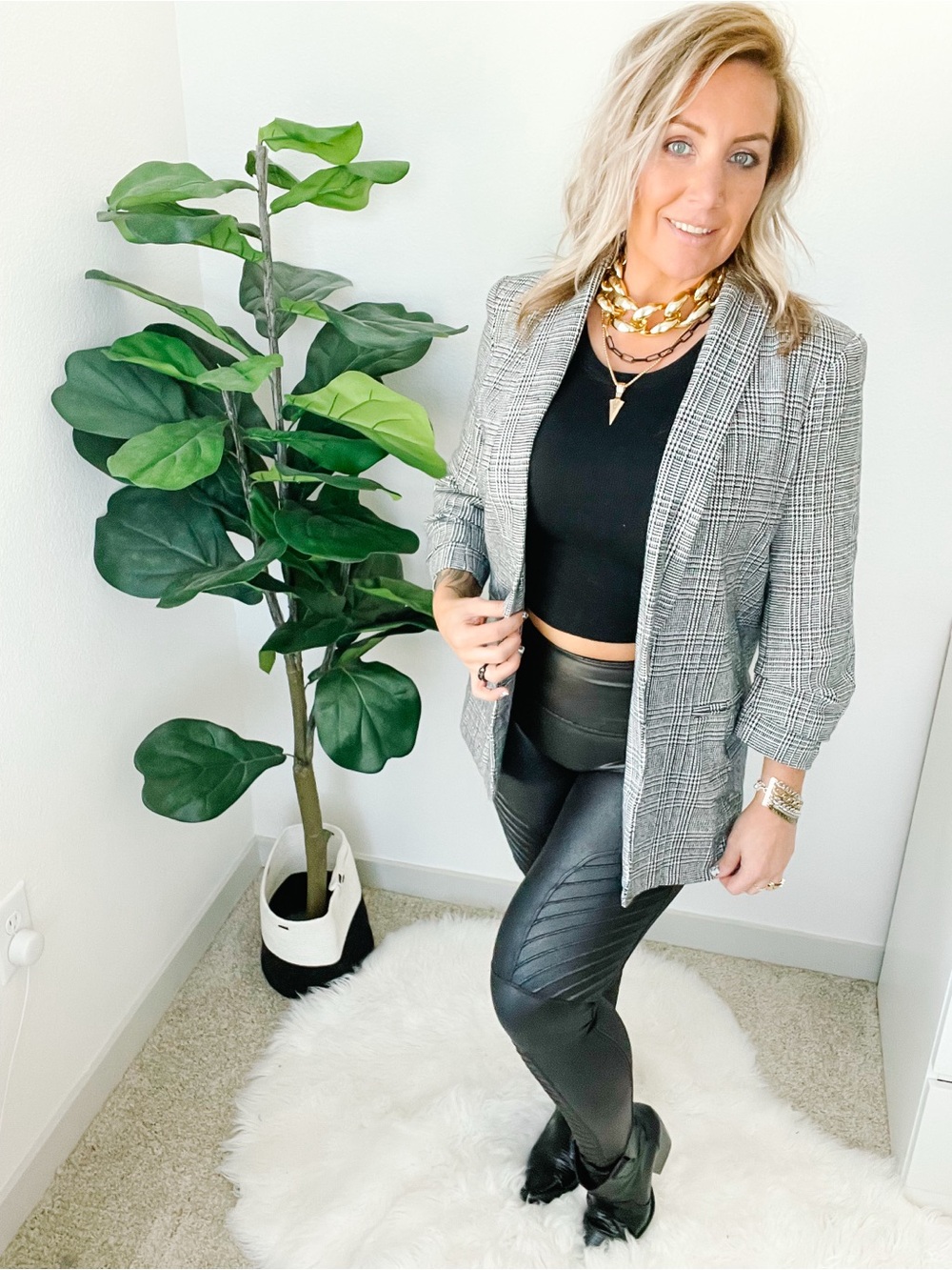 Lush Open Ruched 3/4 Sleeve Blazer